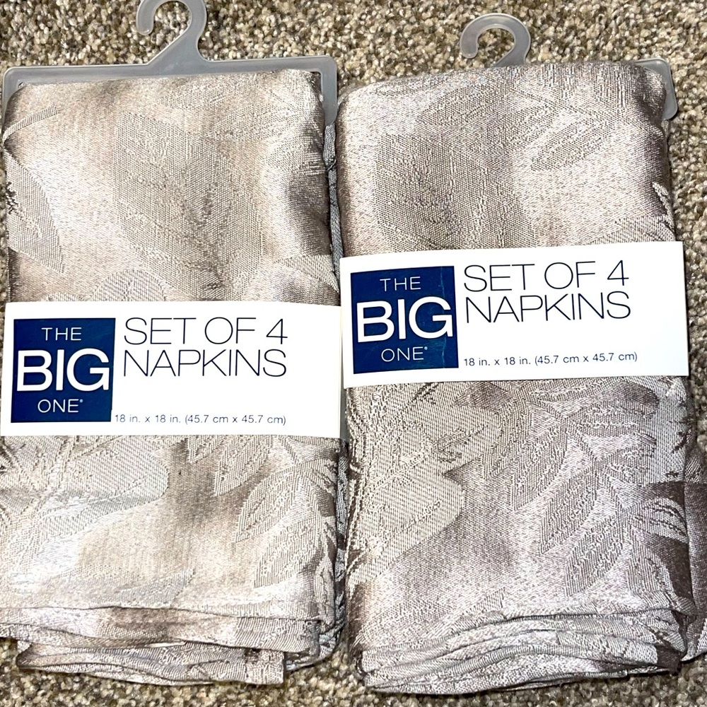 Set of 8 napkins - Leaf Napkins in Gray The Big One